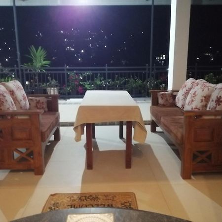 Luxury Apartment The Walkers Nest Kandy Esterno foto