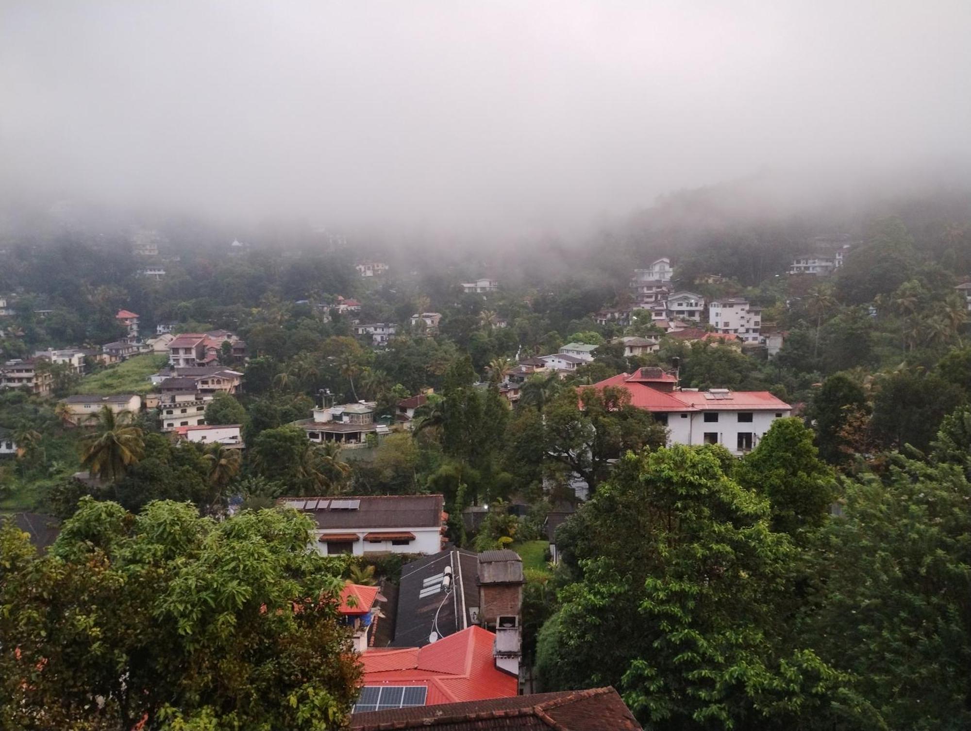 Luxury Apartment The Walkers Nest Kandy Esterno foto