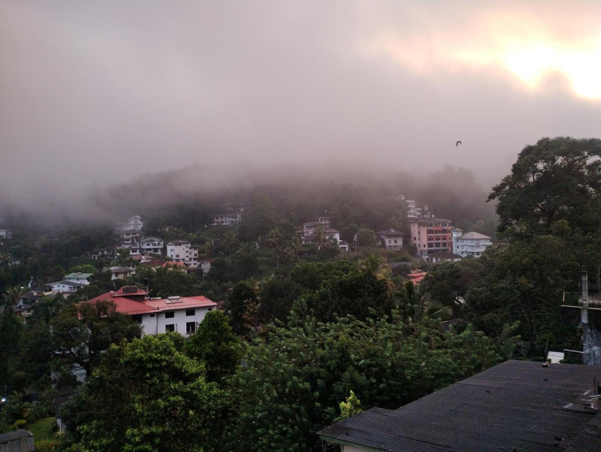 Luxury Apartment The Walkers Nest Kandy Esterno foto