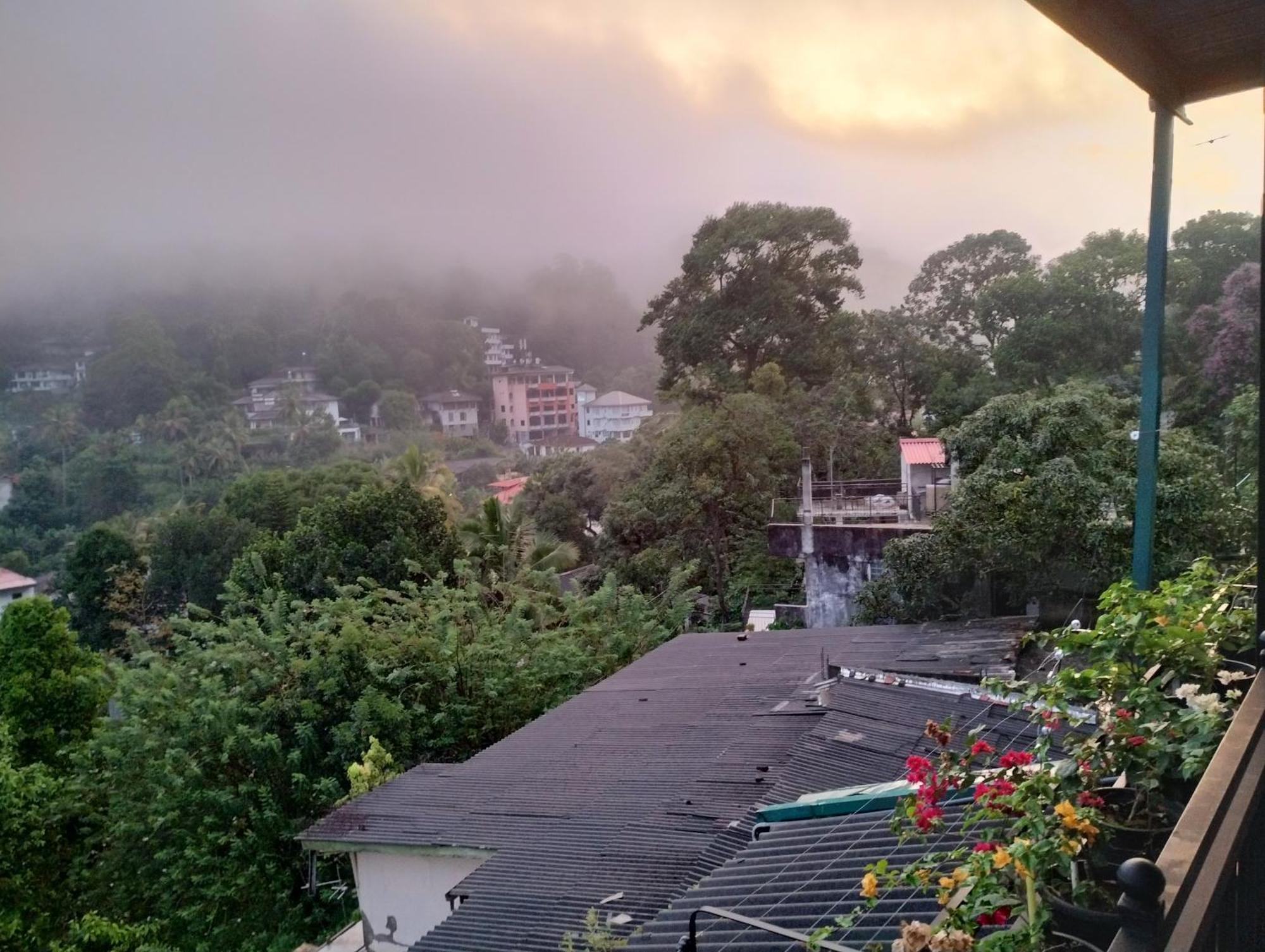 Luxury Apartment The Walkers Nest Kandy Esterno foto