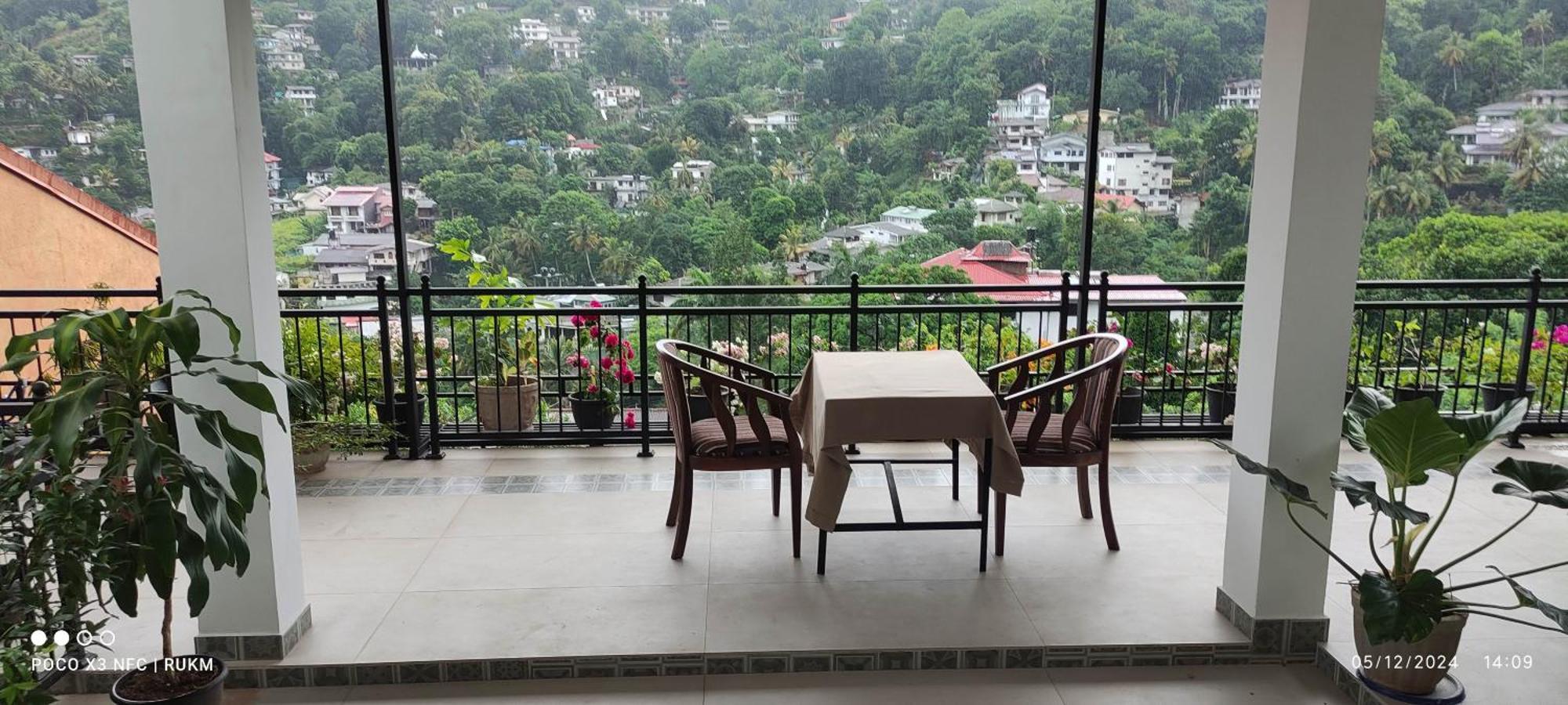 Luxury Apartment The Walkers Nest Kandy Esterno foto